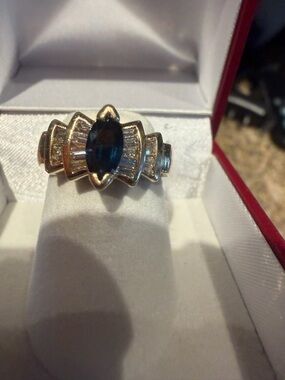 14k BH Marquise Blue Sapphire & baguettes Ring 💍 5.5 Beautiful